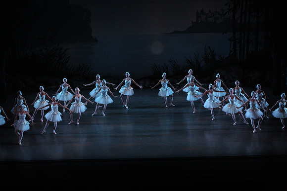 20151114_Swan_Lake_George_Balanchine_Kravis_IMG_6611