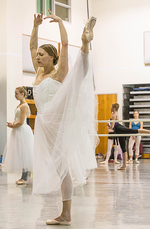 20161013_MCB_Giselle_Act1_Rehersal_Studio9C7C0051