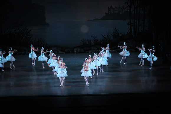 20151114_Swan_Lake_George_Balanchine_Kravis_IMG_6560