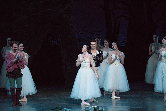 20161022_MCB_Giselle_Act2_2Cast_Tricia_Arsht_73A1219