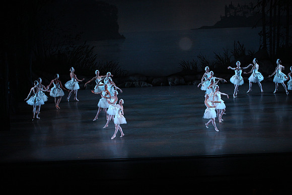 20151114_Swan_Lake_George_Balanchine_Kravis_IMG_6647