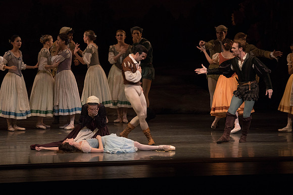 20161022_MCB_Giselle_Act1_2Cast_Tricia_Arsht_73A9358