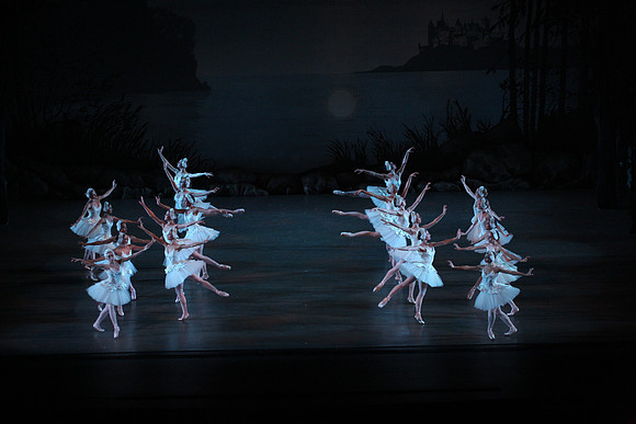 20151114_Swan_Lake_George_Balanchine_Kravis_IMG_6571