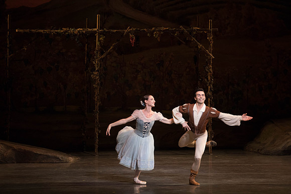 20161022_MCB_Giselle_Act1_2Cast_Tricia_Arsht_Arsht_73A5915