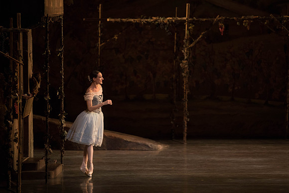 20161022_MCB_Giselle_Act1_2Cast_Tricia_Arsht_Arsht_73A5670