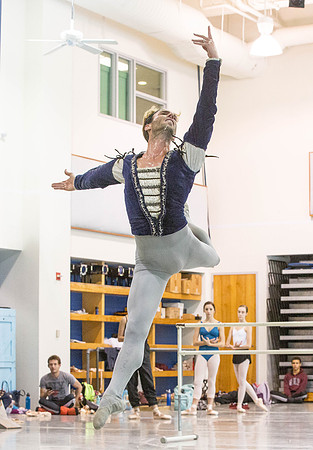 20161013_MCB_Giselle_Act1_Rehersal_Studio9C7C0076