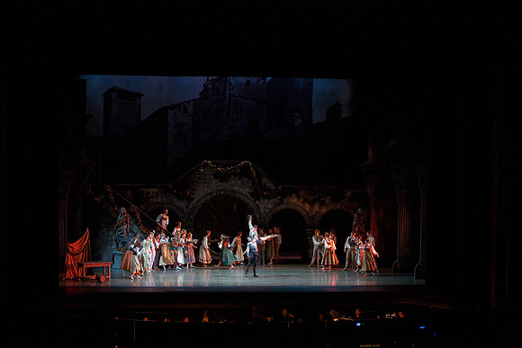 5029_DG_Miami_City_Ballet_Romeo_and_Juliet_Broward_center_2011IMG_1020