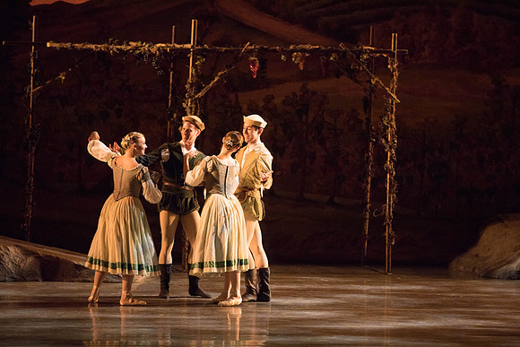 20161022_MCB_Giselle_Act1_2Cast_Tricia_Arsht_Arsht_73A5521