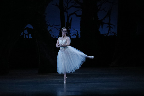 20161023_MCB_Giselle_Act2_3Cast_Jennifer_Laurent_Arsht__73A4950