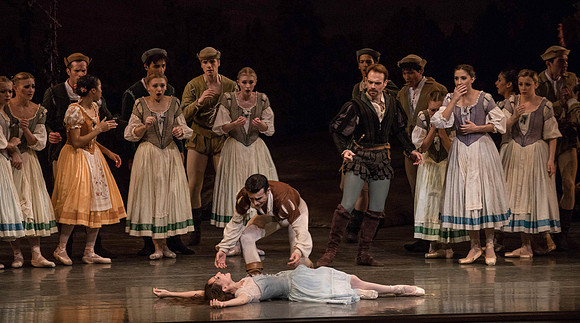20161022_MCB_Giselle_Act1_2Cast_Tricia_Arsht_73A9326