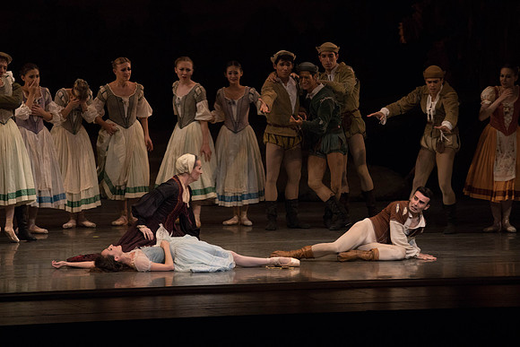 20161022_MCB_Giselle_Act1_2Cast_Tricia_Arsht_73A9387
