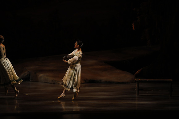 20161023_MCB_Giselle_Act1_3Cast_Jennifer_Laurent_Arsht__73A1353