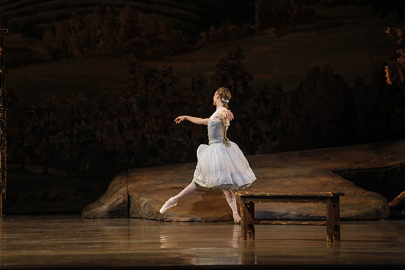 20161020_MCB_Giselle_Act1_DRDA_Arsht_73A3462