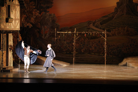 20161020_MCB_Giselle_Act1_2Cast_DR_No Makeup_Arsht_75A0060