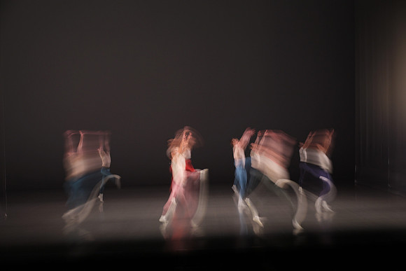 20170113_Glass_Motion_Blur_Samantha_PR_9C7C2349