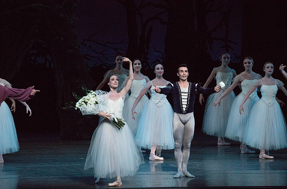20161022_MCB_Giselle_Act2_2Cast_Tricia_Arsht_73A1044