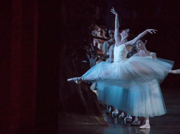 20161022_MCB_Giselle_Act2_2Cast_Tricia_Arsht_73A0447