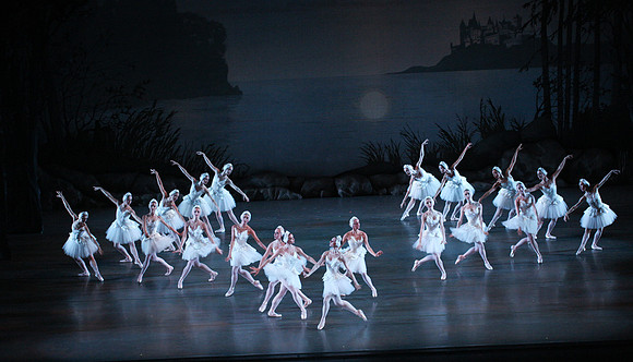 20151114_Swan_Lake_George_Balanchine_Kravis_IMG_6641