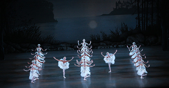 20151114_Swan_Lake_George_Balanchine_Kravis_IMG_6680