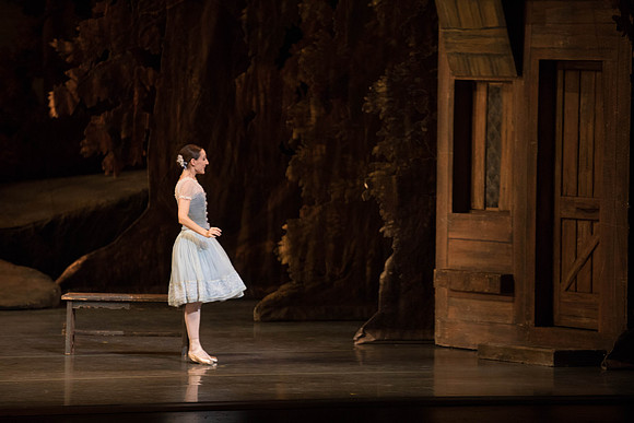 20161022_MCB_Giselle_Act1_2Cast_Tricia_Arsht_Arsht_73A5737