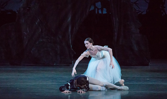 20161022_MCB_Giselle_Act2_2Cast_Tricia_Arsht_73A0346