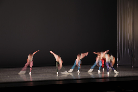 20170113_Glass_Motion_Blur_Samantha_PR_9C7C2333