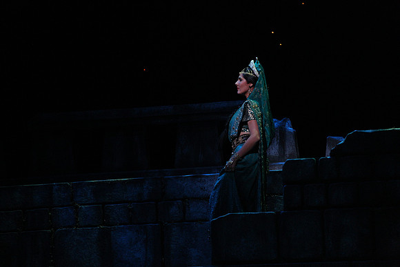 20150226_The_Pearl_Fisher_Act_39C7C1761