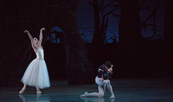 20161022_MCB_Giselle_Act2_2Cast_Tricia_Arsht_73A1110