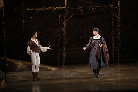 20161023_MCB_Giselle_Act1_3Cast_Jennifer_Laurent_Arsht__73A1424