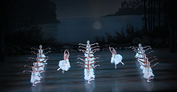 20151114_Swan_Lake_George_Balanchine_Kravis_IMG_6679