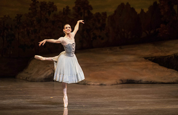 20161022_MCB_Giselle_Act1_2Cast_Tricia_Arsht_Arsht_73A5728
