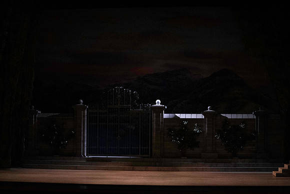 20240418_Swan_Lake_Back Stage_DSC2528.ARW