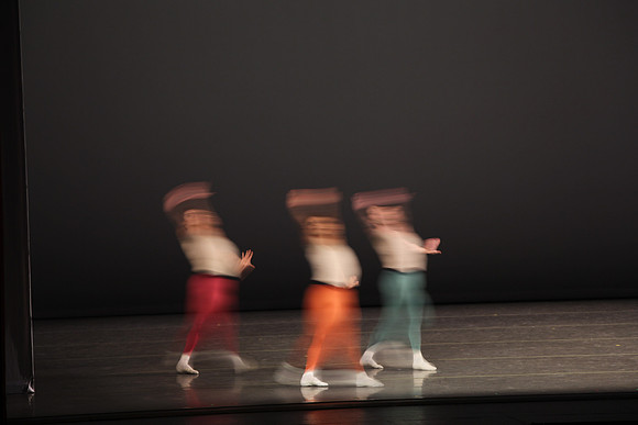 20170113_Glass_Motion_Blur_Samantha_PR_9C7C2237