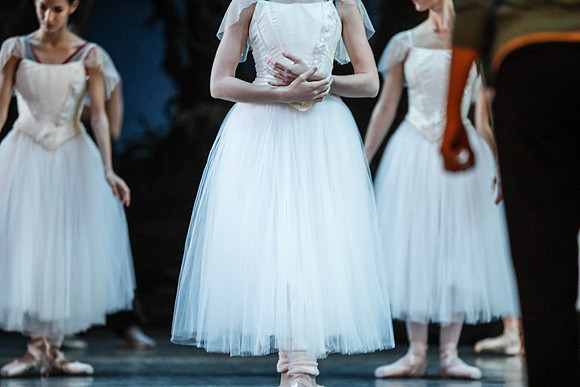20161020_MCB_Giselle_2Cast_Act2_no Makeup_DRDA_Arsht_73A1503