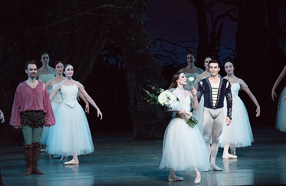 20161022_MCB_Giselle_Act2_2Cast_Tricia_Arsht_73A1008