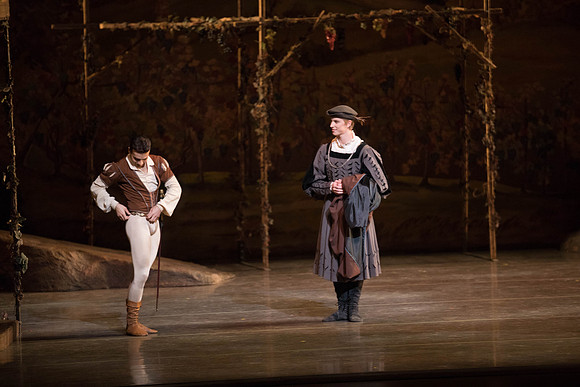 20161022_MCB_Giselle_Act1_2Cast_Tricia_Arsht_Arsht_73A5618