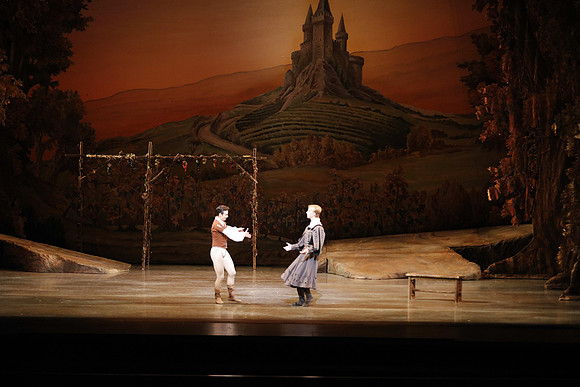 20161020_MCB_Giselle_Act1_2Cast_DR_No Makeup_Arsht_75A0092