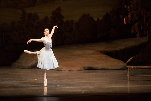 20161022_MCB_Giselle_Act1_2Cast_Tricia_Arsht_Arsht_73A5728