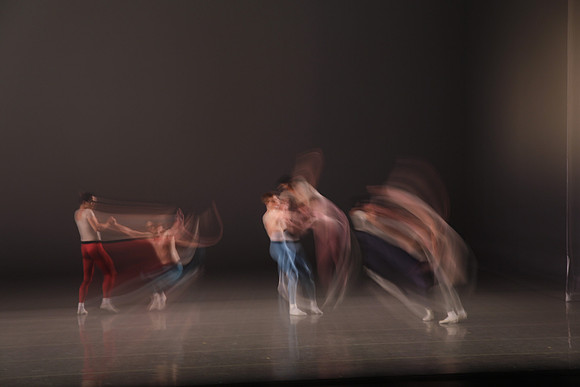 20170113_Glass_Motion_Blur_Samantha_PR_9C7C2350