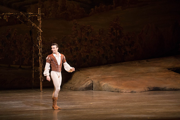 20161022_MCB_Giselle_Act1_2Cast_Tricia_Arsht_Arsht_73A5625
