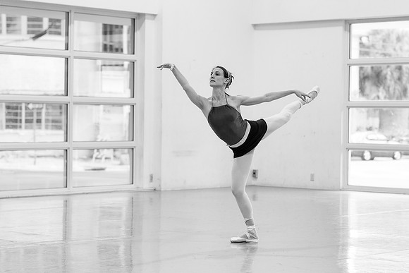 6056_DG_10042011_MCB_AL1B0316bw