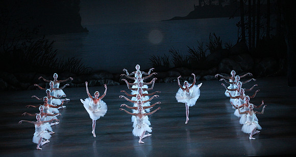 20151114_Swan_Lake_George_Balanchine_Kravis_IMG_6705