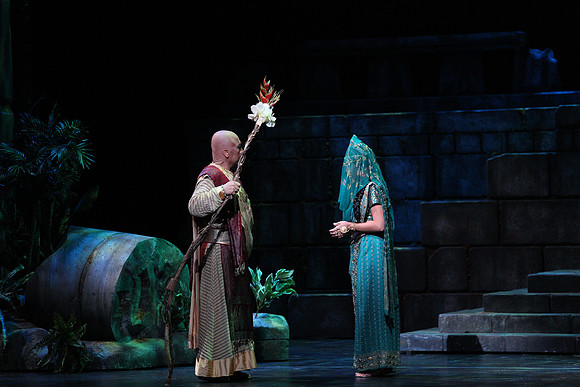 20150226_The_Pearl_Fisher_Act_39C7C1666
