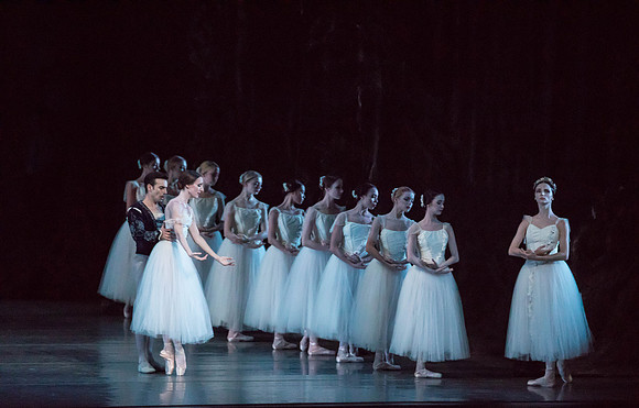 20161022_MCB_Giselle_Act2_2Cast_Tricia_Arsht_73A0107