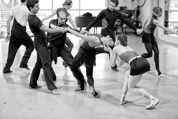 7065B_DG_Studio_Rehersal_Synphonic_Dance_Alexie_Ratmansky_MCB_FL_IMG_1118