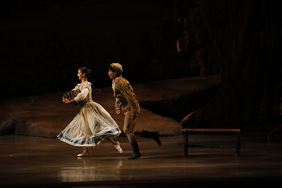 20161023_MCB_Giselle_Act1_3Cast_Jennifer_Laurent_Arsht__73A1367