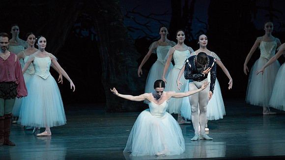 20161022_MCB_Giselle_Act2_2Cast_Tricia_Arsht_73A0990