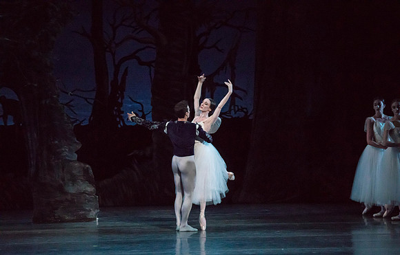 20161022_MCB_Giselle_Act2_2Cast_Tricia_Arsht_73A0012