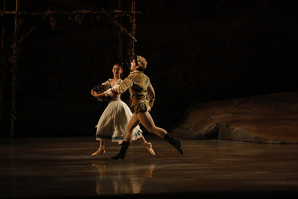 20161023_MCB_Giselle_Act1_3Cast_Jennifer_Laurent_Arsht__73A1370