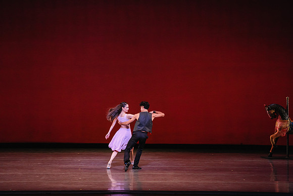 20170112_Carousel_Pas_de_Deux_Wide_DR_MCB_Arsht_9C7C3490